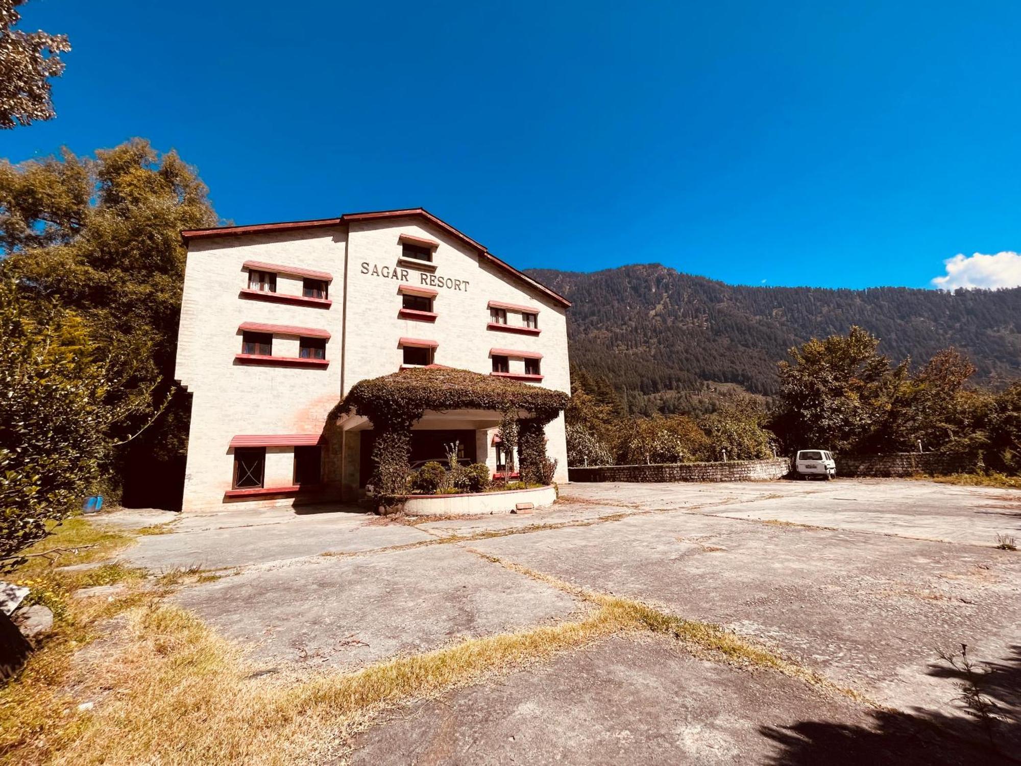 Sagar Resort !! Mountain View ! Luxury Stay ! Family Resort ! Private Parking ! Near Mall Road 마날리 외부 사진