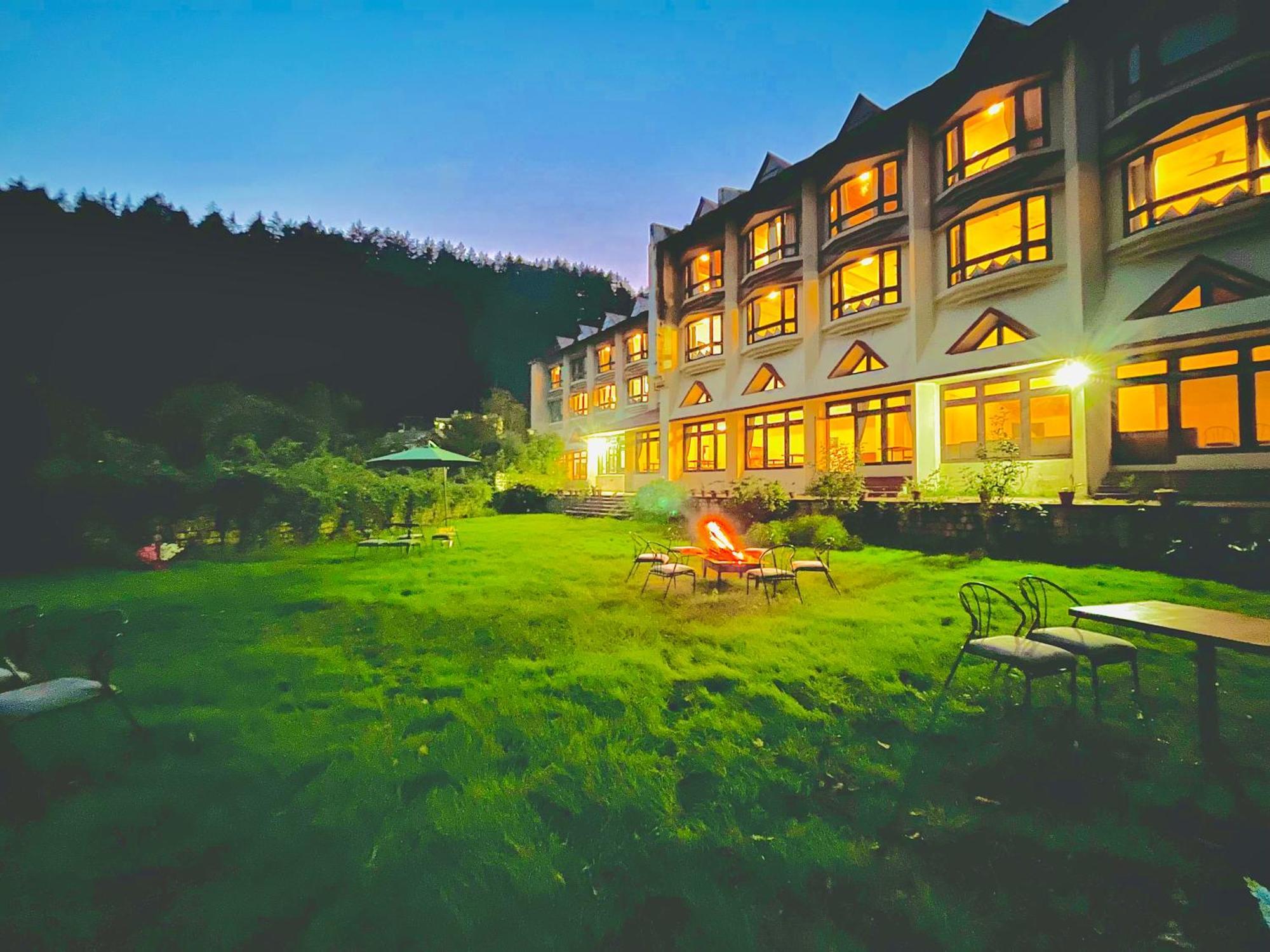 Sagar Resort !! Mountain View ! Luxury Stay ! Family Resort ! Private Parking ! Near Mall Road 마날리 외부 사진