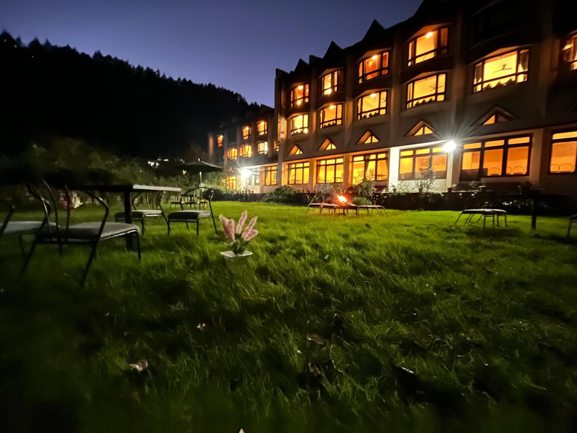 Sagar Resort !! Mountain View ! Luxury Stay ! Family Resort ! Private Parking ! Near Mall Road 마날리 외부 사진